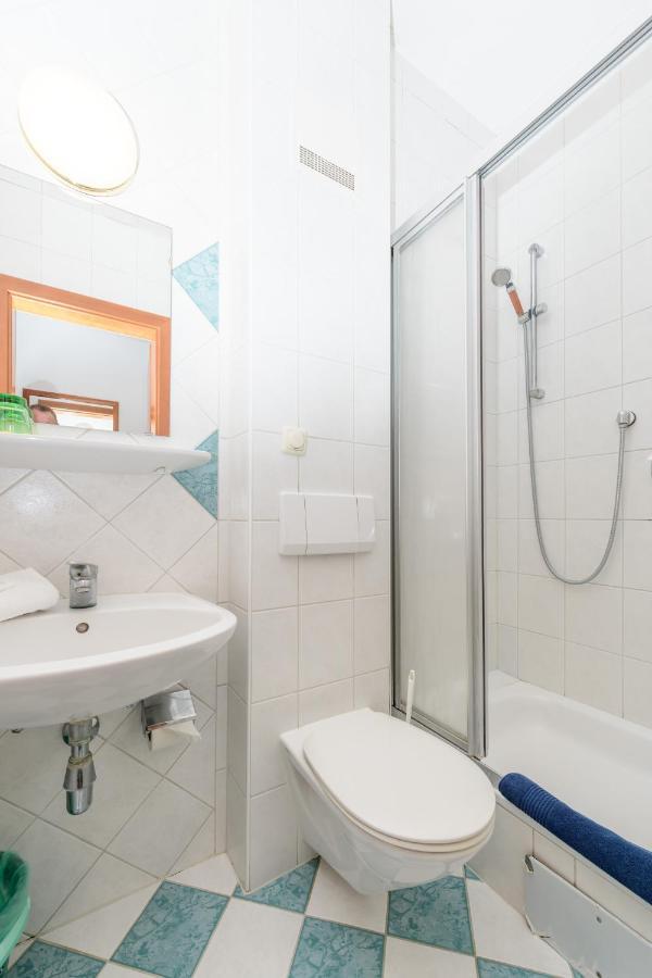 Gasthof Stoeckler Hotel Enns Ngoại thất bức ảnh