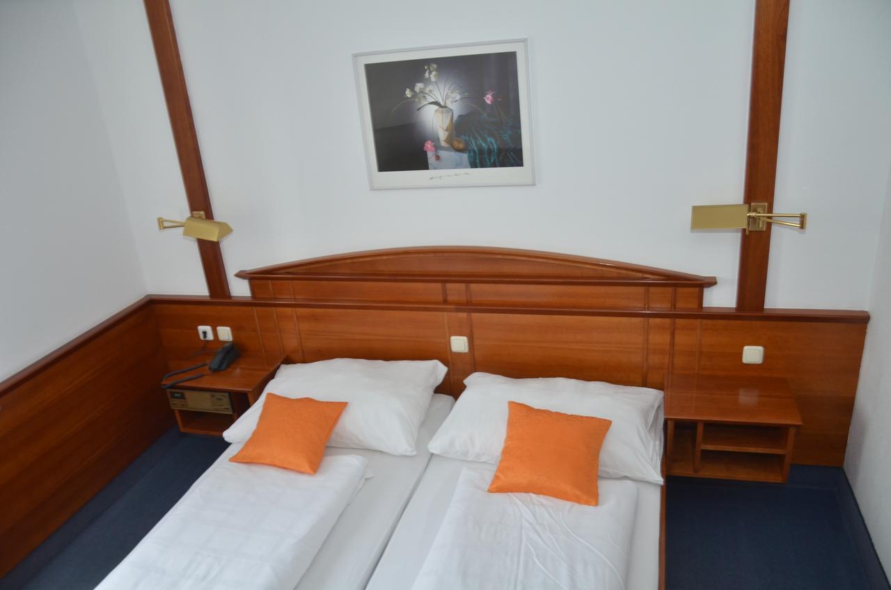 Gasthof Stoeckler Hotel Enns Ngoại thất bức ảnh
