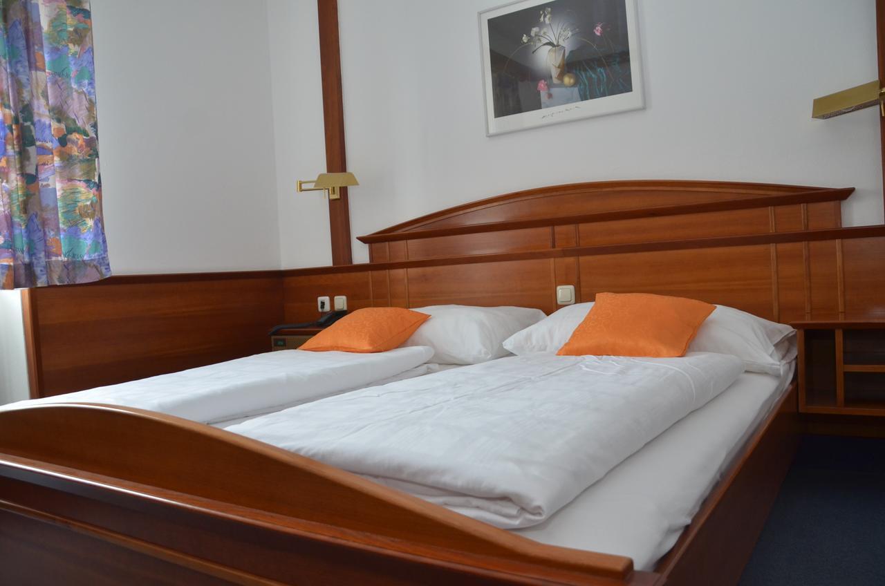 Gasthof Stoeckler Hotel Enns Ngoại thất bức ảnh