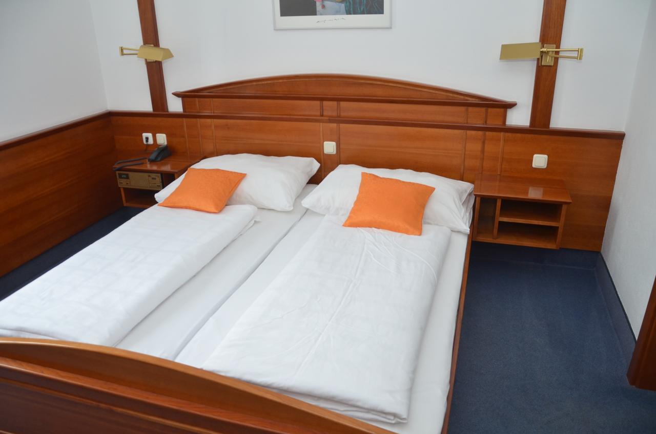 Gasthof Stoeckler Hotel Enns Ngoại thất bức ảnh